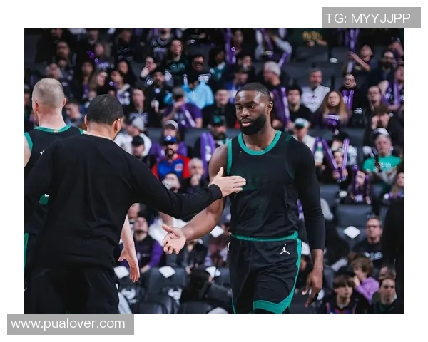 球迷炸锅:凯尔特人这一行为引热议! 球迷炸锅:凯尔特人这一行为引热议!